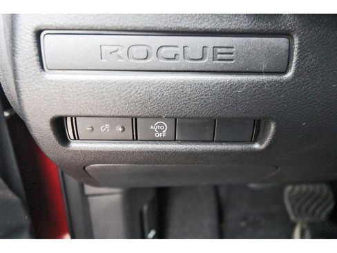 Used 2024 Nissan Rogue S FWD image 17