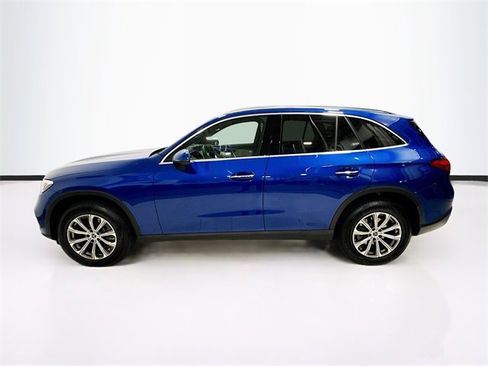 Used 2025 Mercedes-Benz GLC 300 4MATIC image 8