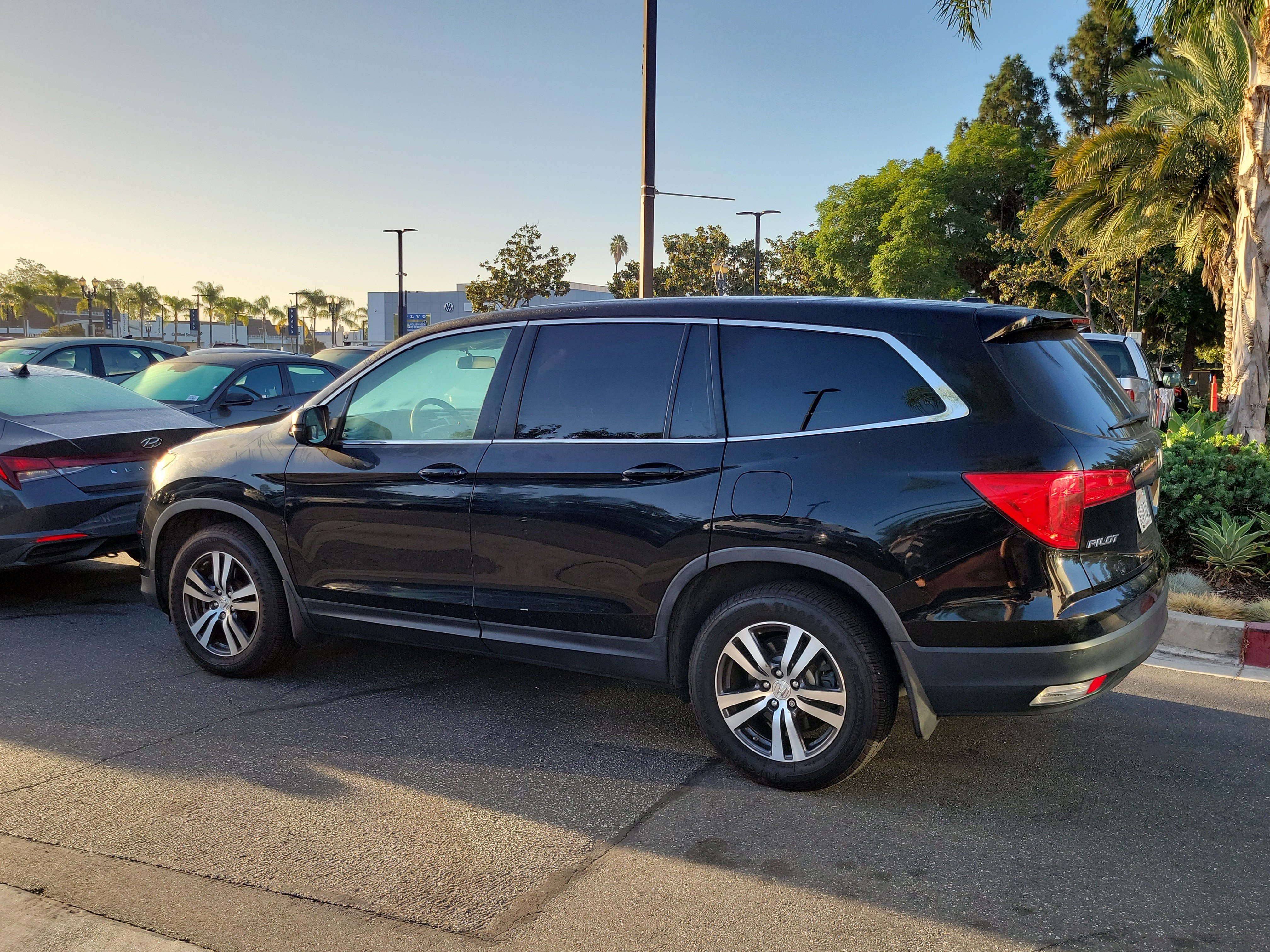 Used 2018 Honda Pilot EX image 3