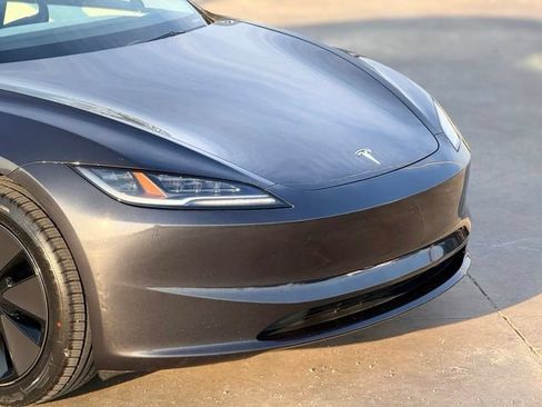 Used 2024 Tesla Model 3 Standard Range RWD image 9