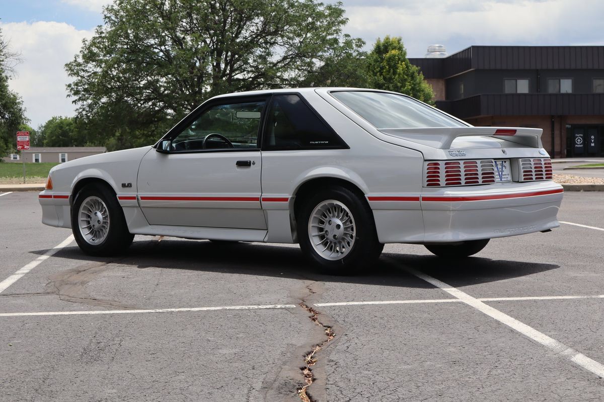 Used 1988 Ford Mustang GT RWD image 7