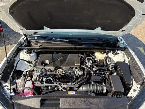 Used 2025 Toyota Camry LE image 30