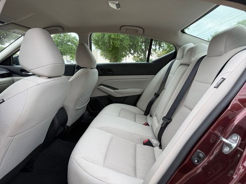 Used 2025 Nissan Altima 2.5 SV image 25