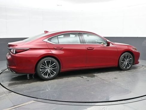 Used 2024 Lexus ES 350 w/ Premium Package FWD image 8