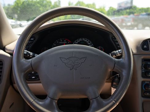 Used 2003 Chevrolet Corvette Convertible w/ Preferred Equipment Group1 RWD image 22
