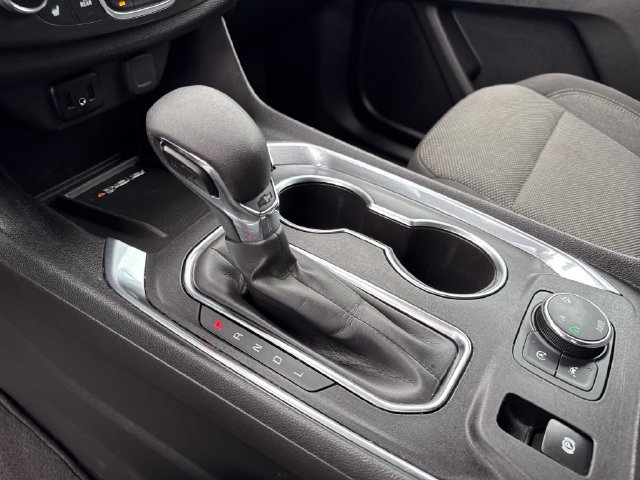 Used 2023 Chevrolet Traverse LT AWD/4WD image 23