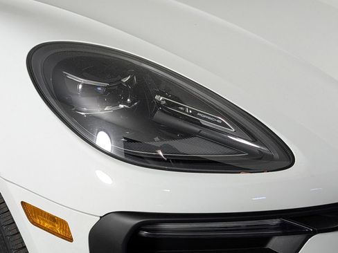 New 2026 Porsche Macan AWD/4WD image 15