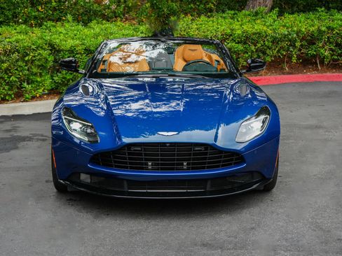 Used 2023 Aston Martin DB11 Volante RWD image 6