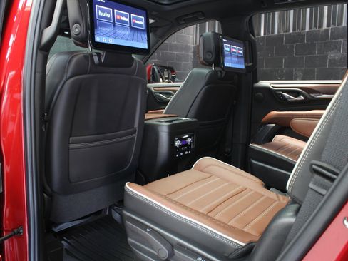 Used 2023 GMC Yukon Denali Ultimate image 42