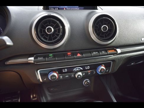 Used 2018 Audi A3 e-tron Premium Plus w/ Technology Package FWD image 11