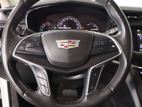 Used 2017 Cadillac XT5 Luxury FWD image 3