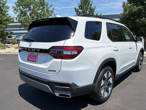 New 2026 Honda Pilot Touring image 3