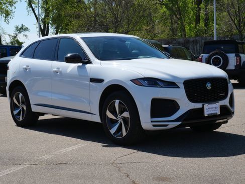 Certified 2025 Jaguar F-PACE R-Dynamic S AWD/4WD image 7