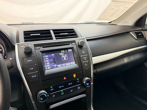 Used 2017 Toyota Camry SE FWD image 13