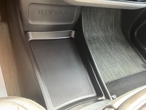 Used 2022 Rivian R1T Adventure AWD/4WD image 23