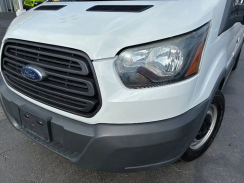 Used 2018 Ford Transit 150 XL RWD image 5
