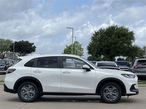 New 2026 Honda HR-V LX image 3