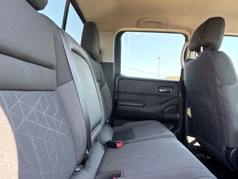Certified 2025 Nissan Frontier SV w/ Tow Package RWD image 33