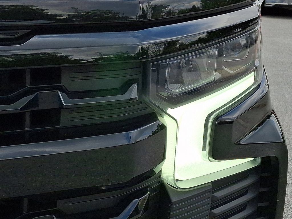 Used 2024 Chevrolet Silverado 1500 RST w/ Redline Edition AWD/4WD image 12