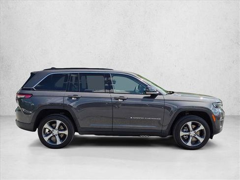 Used 2024 Jeep Grand Cherokee Limited 4xe w/ Luxury Tech Group II AWD/4WD image 4