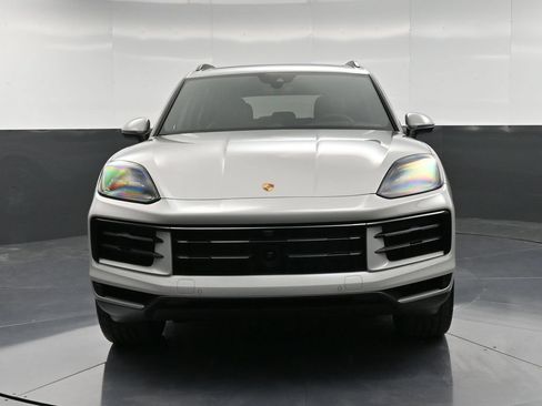 Certified 2026 Porsche Cayenne E-Hybrid AWD/4WD image 11