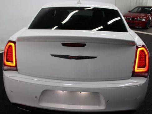Used 2021 Chrysler 300 S RWD image 9