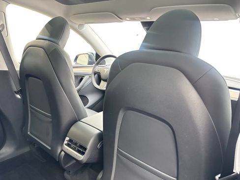 Used 2023 Tesla Model Y Long Range AWD/4WD image 41