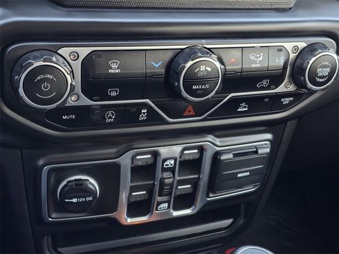 Used 2023 Jeep Wrangler Unlimited Sport image 22