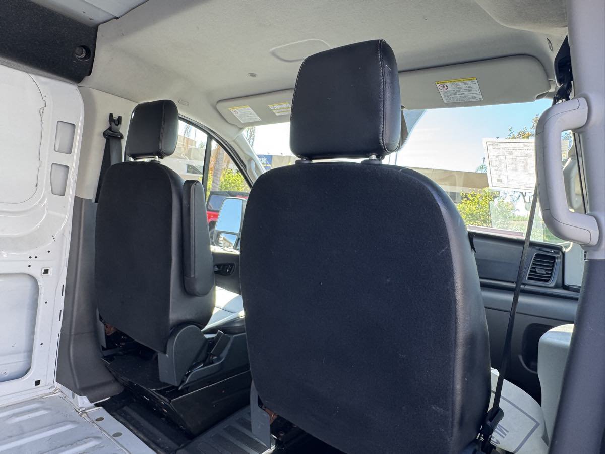 Used 2022 Ford E-Transit Low Roof RWD image 19