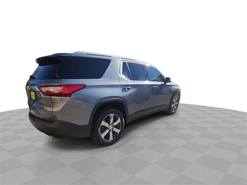Used 2018 Chevrolet Traverse LT image 8