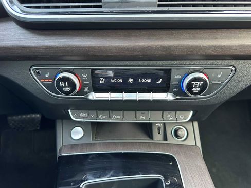 Used 2023 Audi Q5 2.0T Premium w/ Convenience Package image 28
