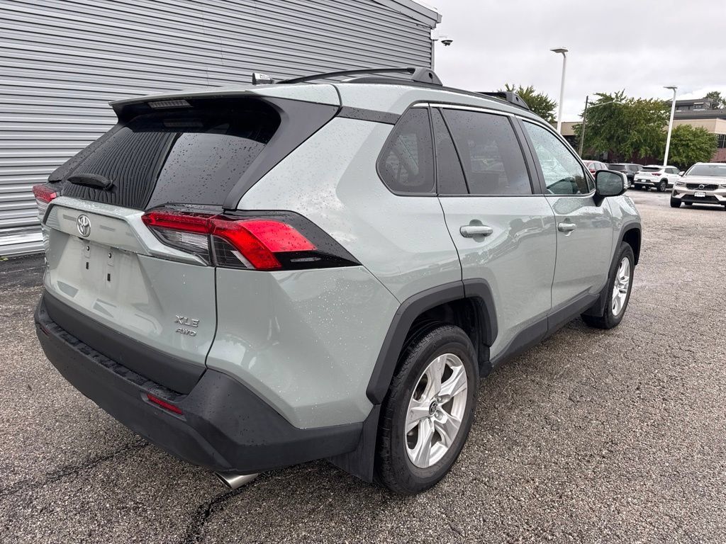 Used 2021 Toyota RAV4 XLE w/ Convenience Package AWD/4WD image 7