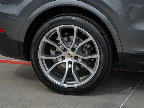 Used 2020 Porsche Cayenne image 53