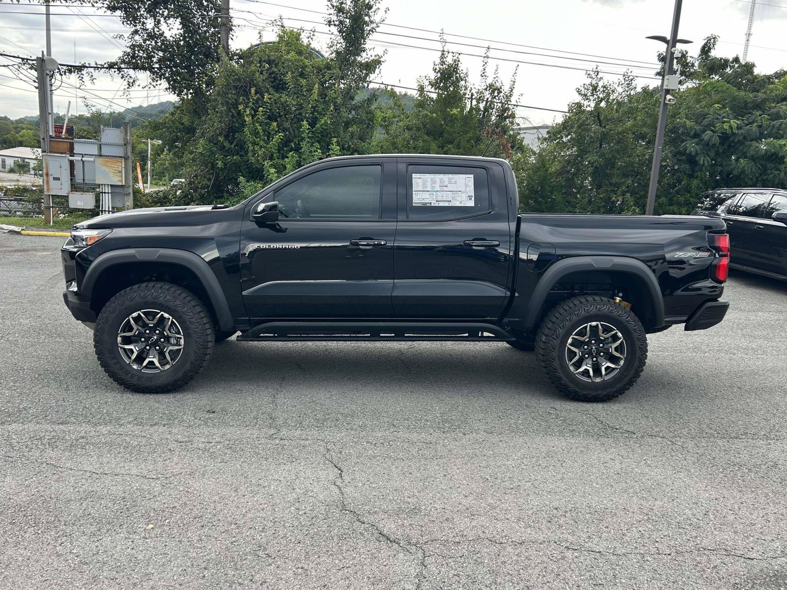 New 2026 Chevrolet Colorado ZR2 w/ Technology Package AWD/4WD image 4
