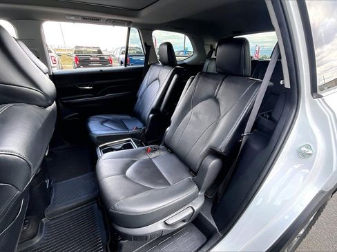Used 2024 Toyota Grand Highlander Limited image 26