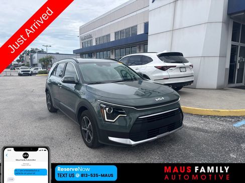 Used 2025 Kia Niro EX FWD image 1