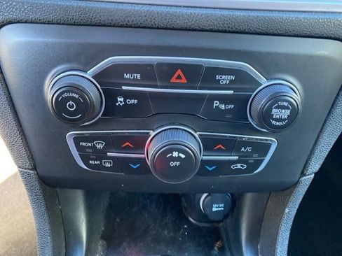 Used 2023 Dodge Charger SXT image 37