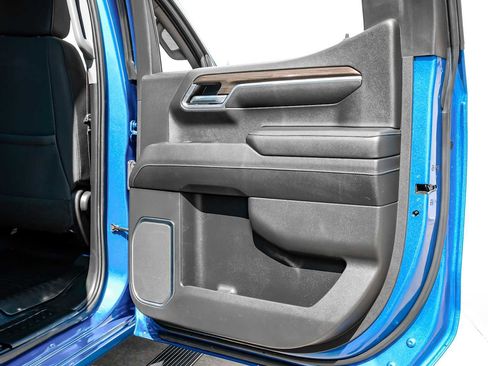 Used 2022 Chevrolet Silverado 1500 LT image 45