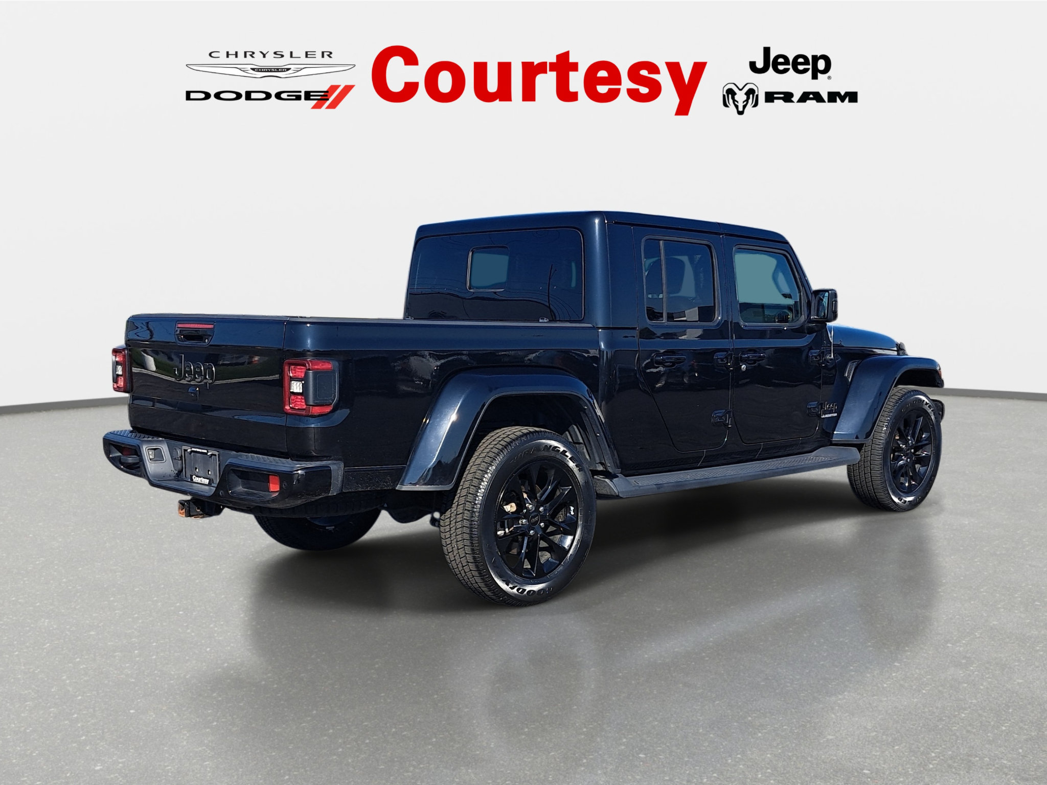 Certified 2021 Jeep Gladiator Overland AWD/4WD image 4