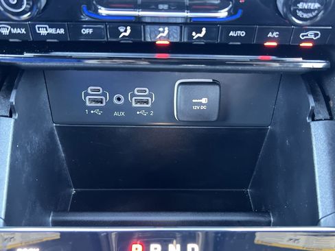 Used 2024 Jeep Grand Cherokee Limited 4xe image 10