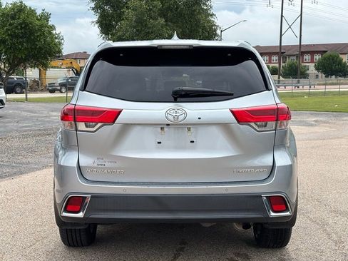 Used 2019 Toyota Highlander Limited Platinum AWD/4WD image 5