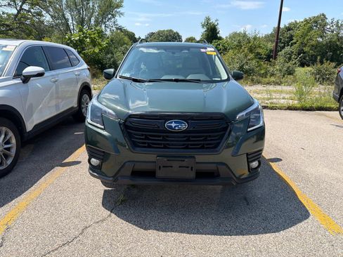 Used 2023 Subaru Forester Premium AWD/4WD image 5