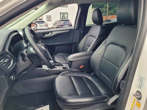 Used 2023 Ford Escape Platinum image 16