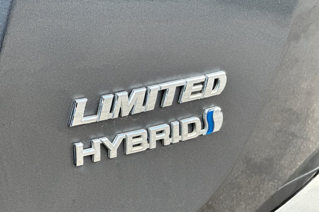 Used 2016 Toyota RAV4 Limited w/ Advanced Technology Package AWD/4WD image 28
