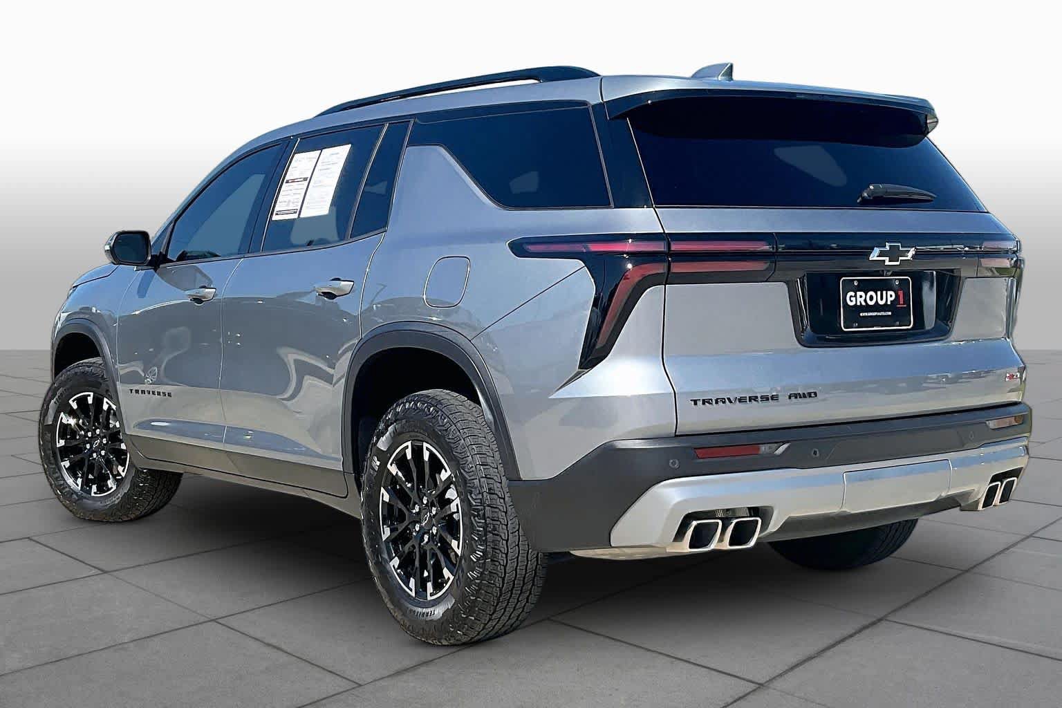 Used 2024 Chevrolet Traverse Z71 w/ LPO, Floor Liner Package AWD/4WD image 12