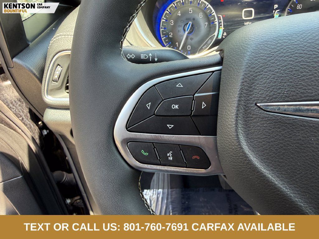 Used 2026 Chrysler Pacifica Limited FWD image 17