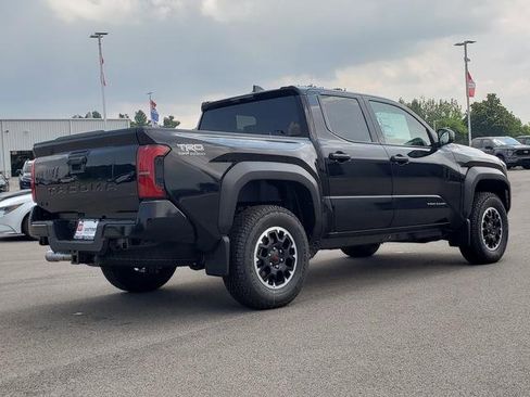 New 2025 Toyota Tacoma TRD Off-Road image 5