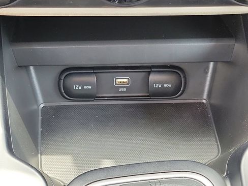 Used 2025 Kia Soul LX w/ LX Technology Package FWD image 24