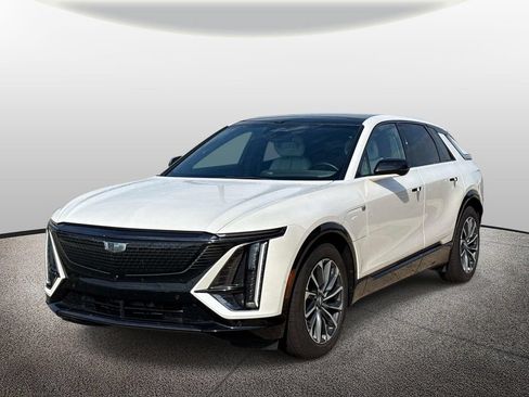 Certified 2024 Cadillac Lyriq Sport w/ LPO, Floor Liner Package AWD/4WD image 5