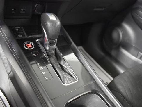 Used 2022 Nissan Kicks SV FWD image 16